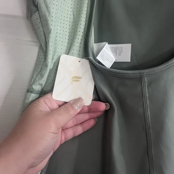 Fabletics Khloe Kardashian - Picture 4 of 7